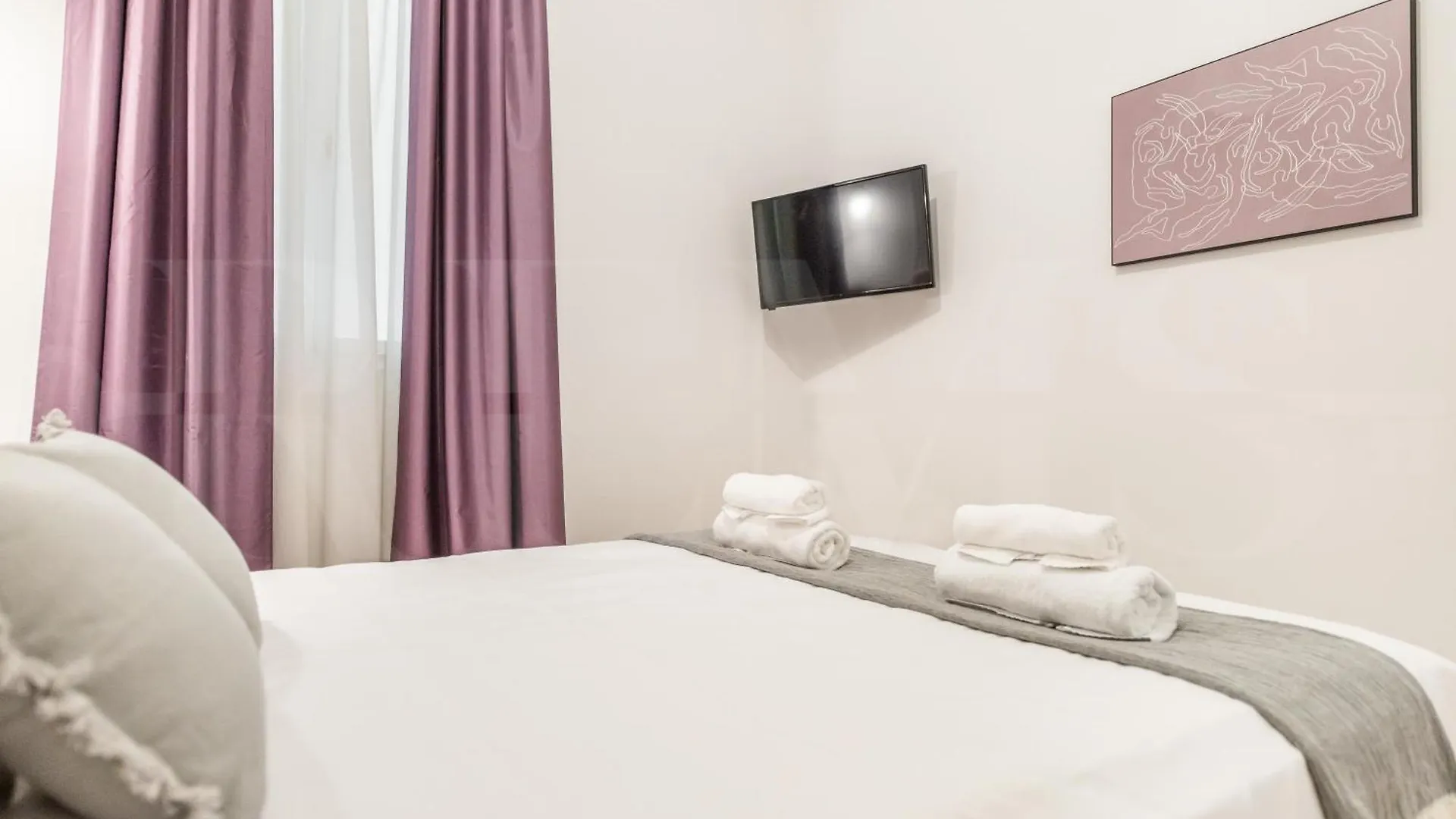 Sophisticated Modern Apartment Center By Rems Málaga