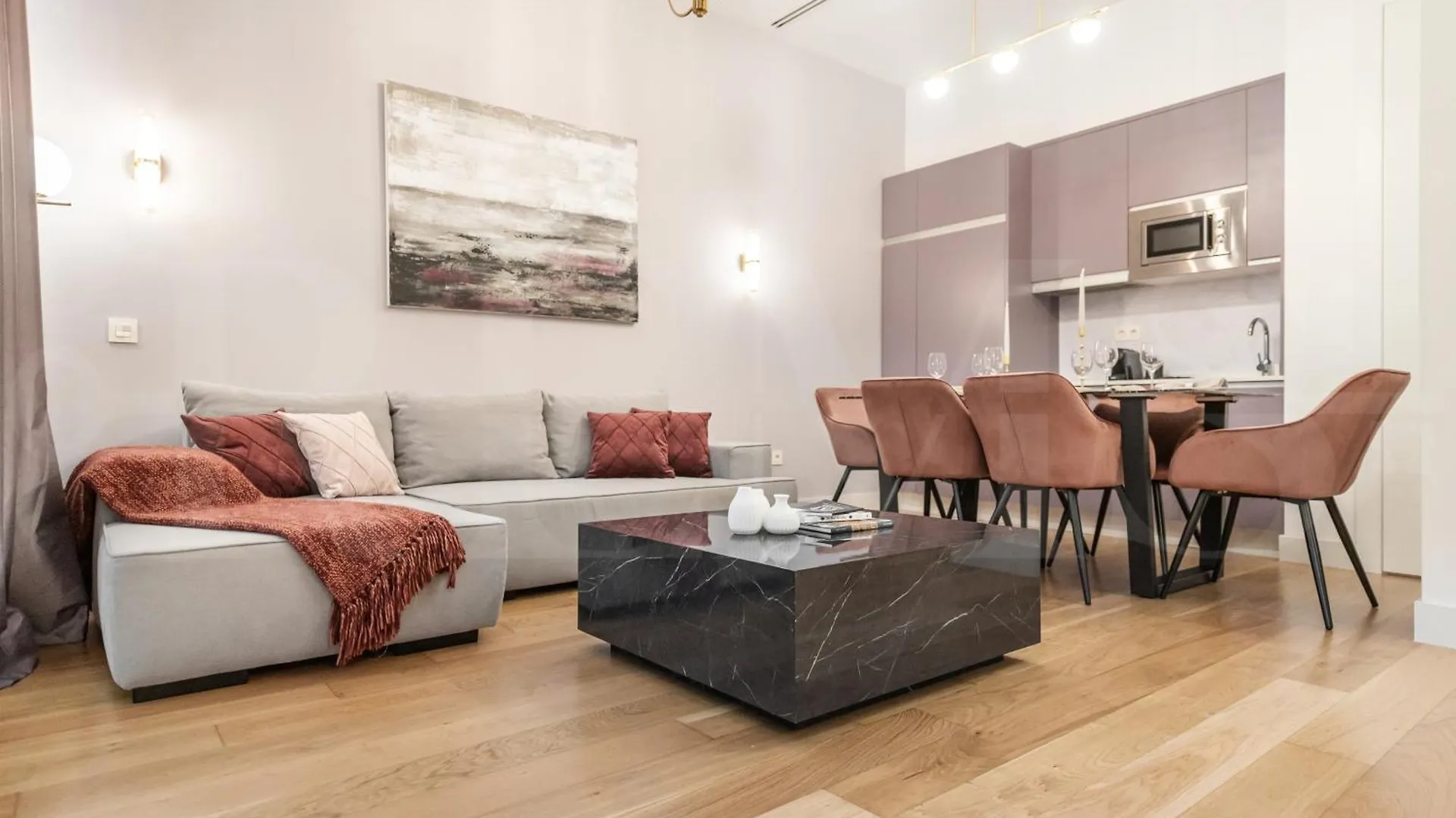 Sophisticated Modern Apartment Center By Rems kontakter